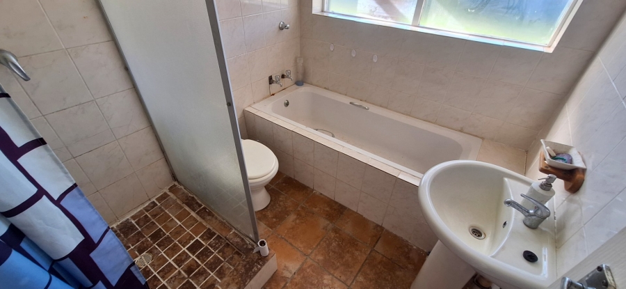 2 Bedroom Property for Sale in Albertinia Western Cape